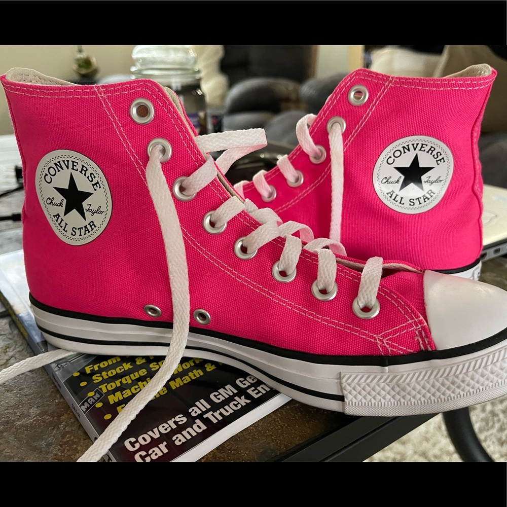 Pink converse